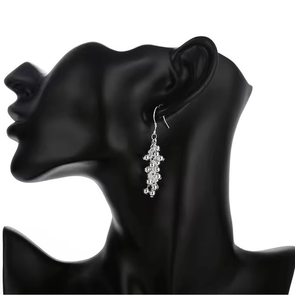 Silver Creative grape beads drop earrings for Woman - Picture 5 of 5